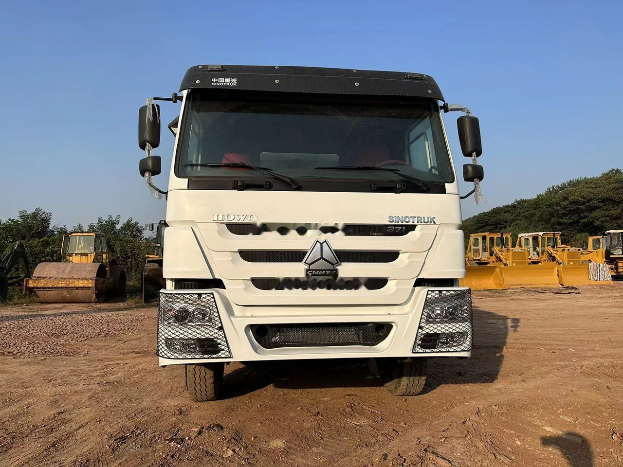 SINOTRUK HOWO HOWO 371 6x4 - Самосвал: фото 4 SINOTRUK HOWO HOWO 371 6x4 - Самосвал: фото 4