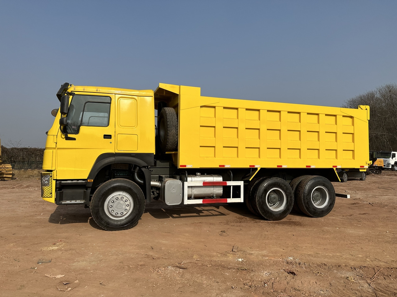 SINOTRUK Howo Dump truck 371 - Самосвал: фото 4 SINOTRUK Howo Dump truck 371 - Самосвал: фото 4