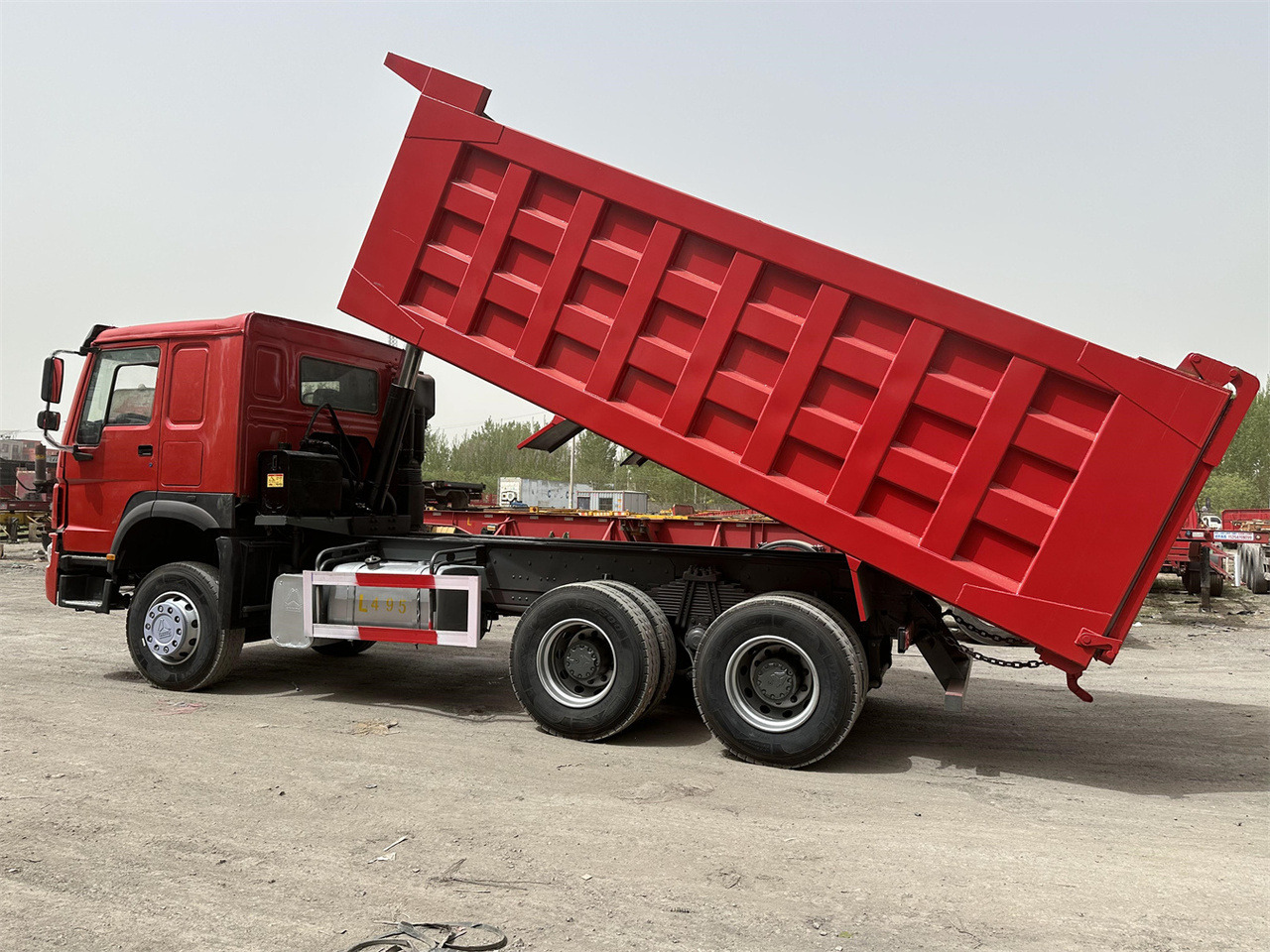 SINOTRUK Howo Dump truck 371 - Самосвал: фото 4 SINOTRUK Howo Dump truck 371 - Самосвал: фото 4