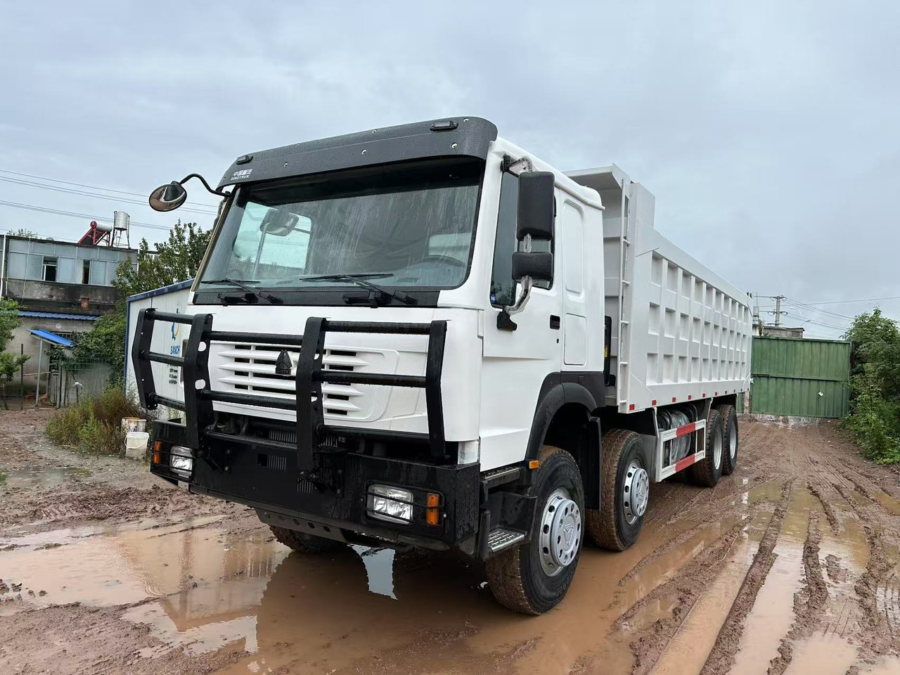 Sinotruk HOWO 371hp 8x4 tipper truck - Самосвал: фото 1 Sinotruk HOWO 371hp 8x4 tipper truck - Самосвал: фото 1