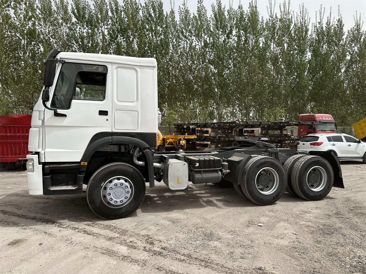 SINOTRUK Howo 371hp Truck Head - Тягач: фото 5 SINOTRUK Howo 371hp Truck Head - Тягач: фото 5