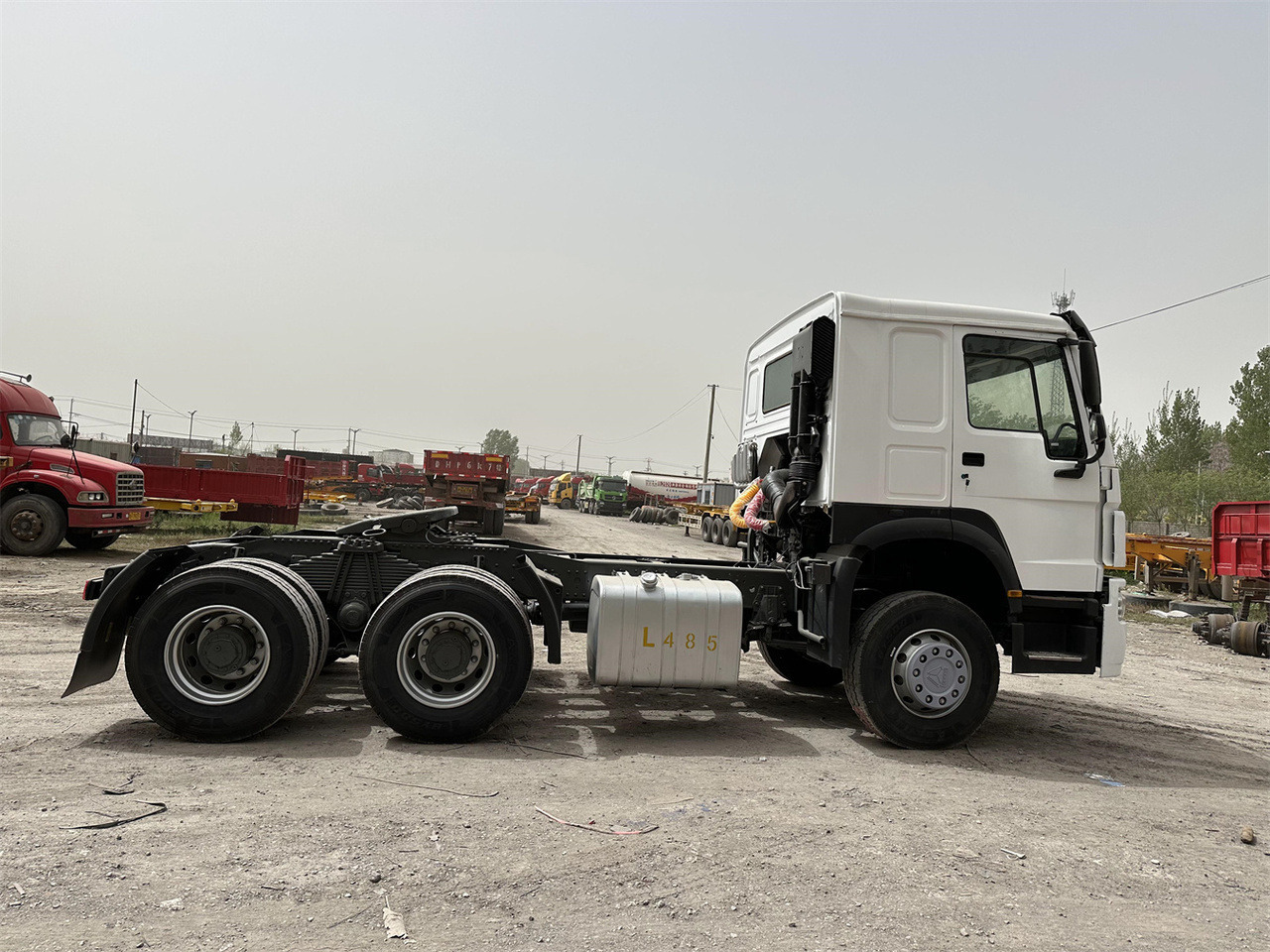 SINOTRUK Howo 371hp Truck Head - Тягач: фото 4 SINOTRUK Howo 371hp Truck Head - Тягач: фото 4