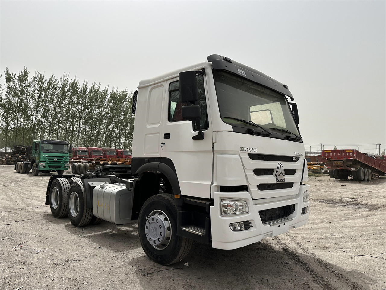 SINOTRUK Howo 371hp Truck Head - Тягач: фото 1 SINOTRUK Howo 371hp Truck Head - Тягач: фото 1