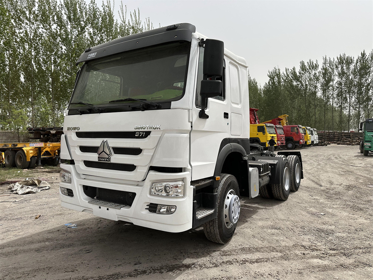 SINOTRUK Howo 371hp Truck Head - Тягач: фото 2 SINOTRUK Howo 371hp Truck Head - Тягач: фото 2