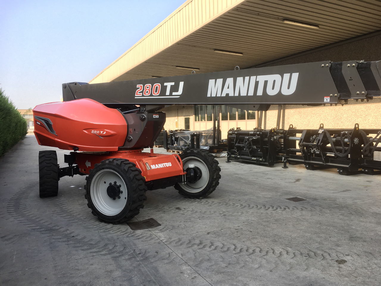 MANITOU 220 TJ+ / 260 TJ / 280 TJ - 2019 - Телескопический подъемник: фото 4 MANITOU 220 TJ+ / 260 TJ / 280 TJ - 2019 - Телескопический подъемник: фото 4