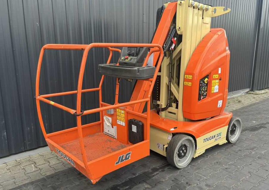 JLG Toucan 10E - Вертикальный мачтовый подъемник: фото 1 JLG Toucan 10E - Вертикальный мачтовый подъемник: фото 1
