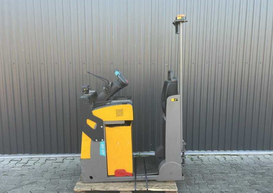 Jungheinrich EZS130 - Складской тягач: фото 2 Jungheinrich EZS130 - Складской тягач: фото 2