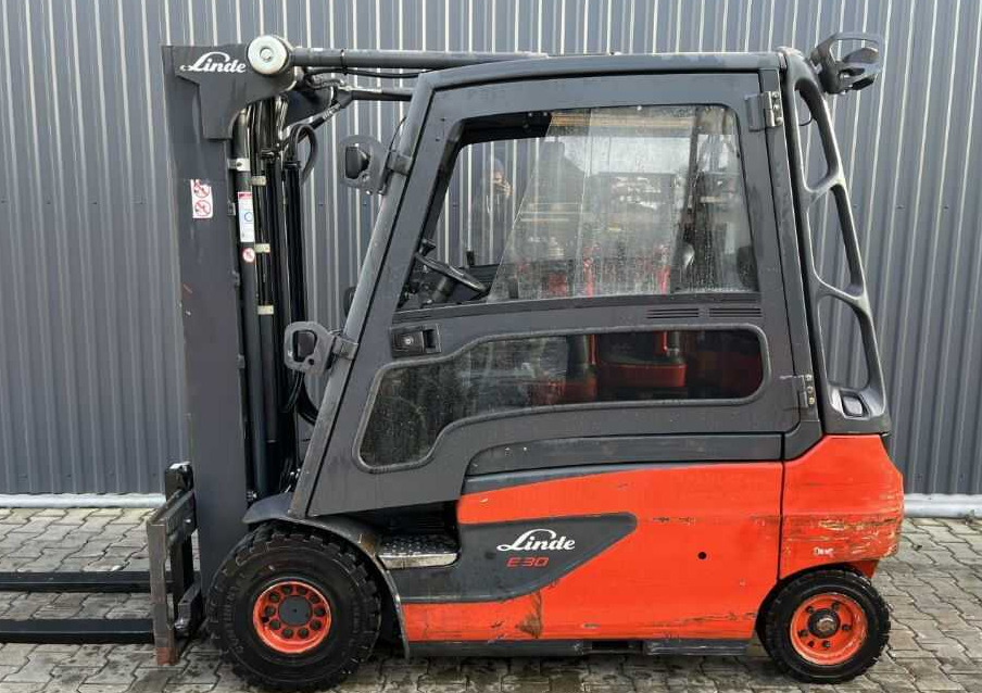 Linde E30L-01 - Электропогрузчик: фото 2 Linde E30L-01 - Электропогрузчик: фото 2