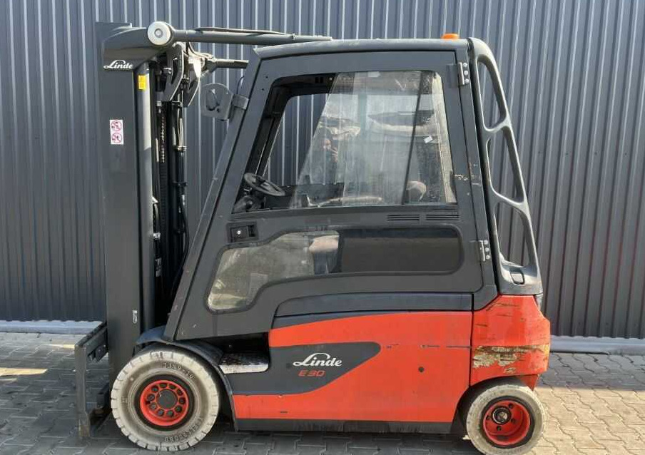 Linde E30L-01 - Электропогрузчик: фото 2 Linde E30L-01 - Электропогрузчик: фото 2