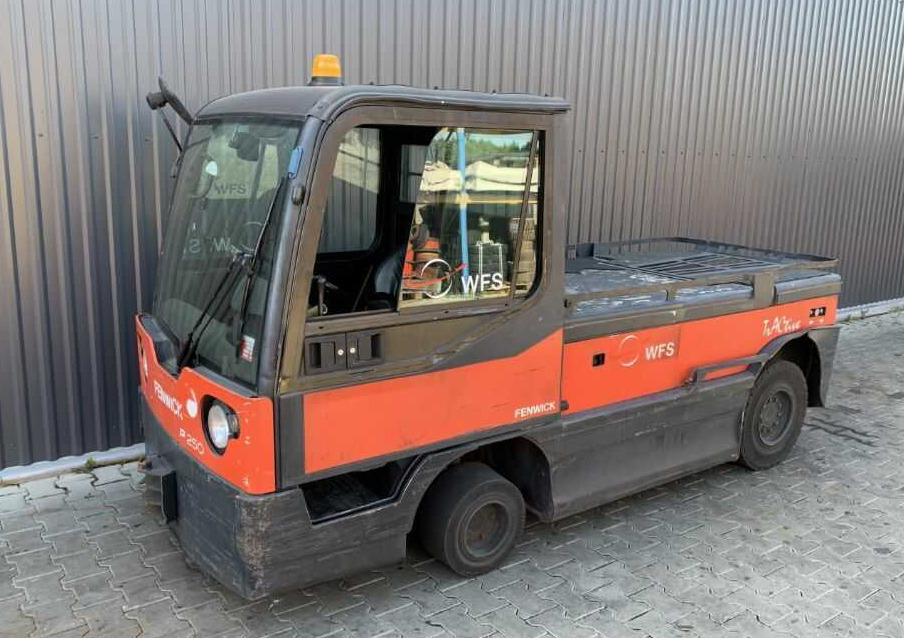 Linde P250 - Складской тягач: фото 1 Linde P250 - Складской тягач: фото 1