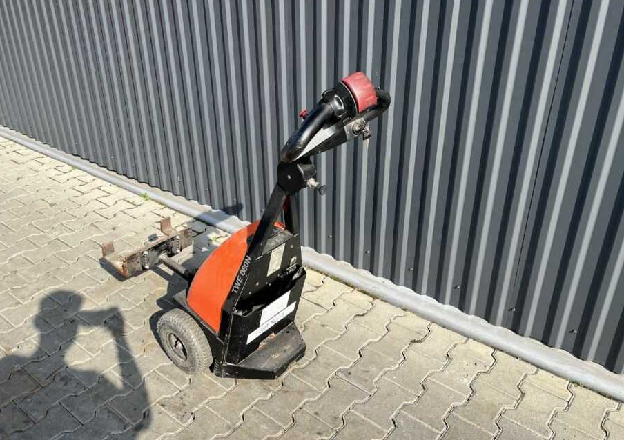 Linde TWE080N - Складской тягач: фото 3 Linde TWE080N - Складской тягач: фото 3
