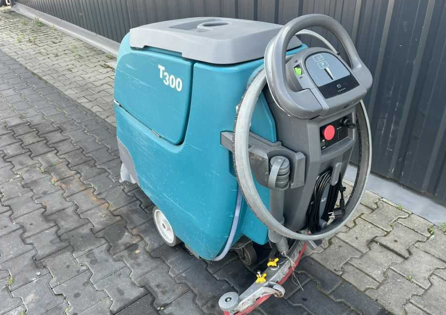 Tennant T300 - Поломоечная машина: фото 3 Tennant T300 - Поломоечная машина: фото 3