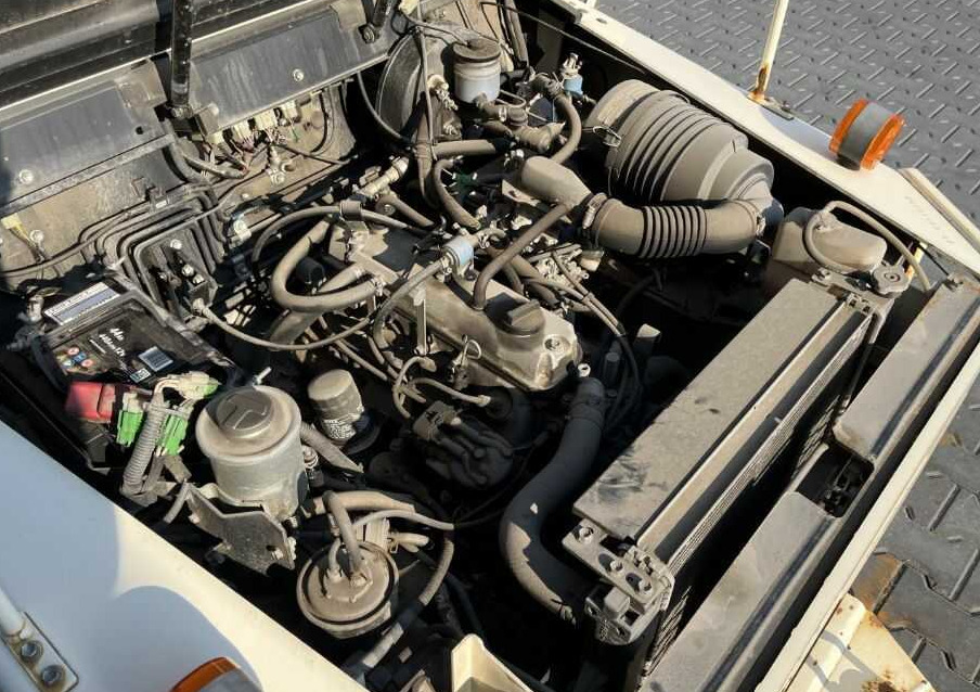 Toyota 2TG20 - Складской тягач: фото 1 Toyota 2TG20 - Складской тягач: фото 1