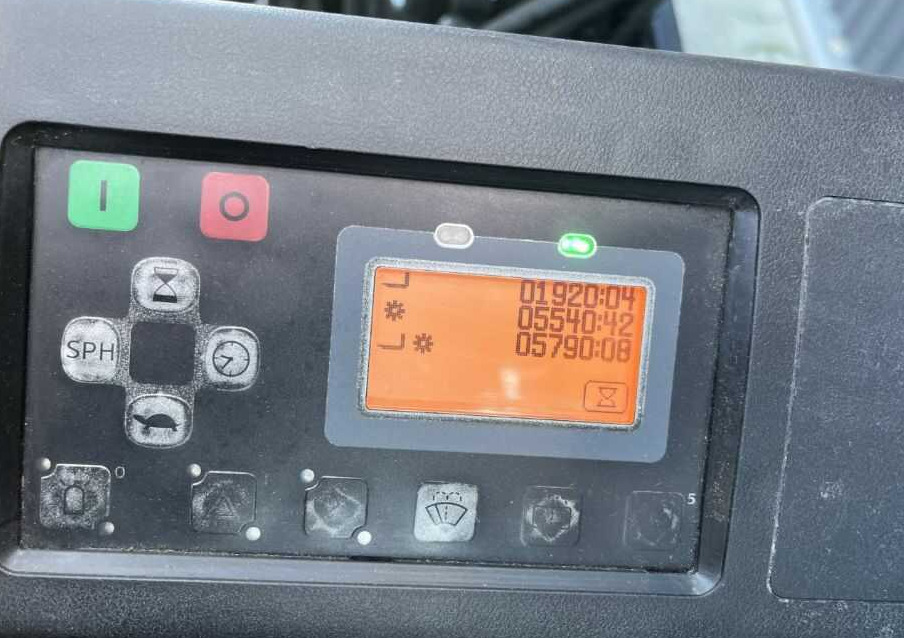 Toyota 8FBMT40 - Электропогрузчик: фото 5 Toyota 8FBMT40 - Электропогрузчик: фото 5