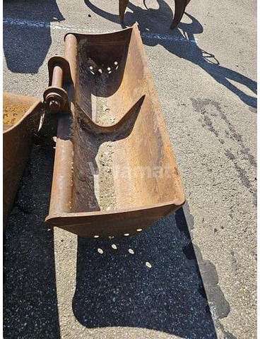 Caterpillar 428D - Ковш: фото 2 Caterpillar 428D - Ковш: фото 2