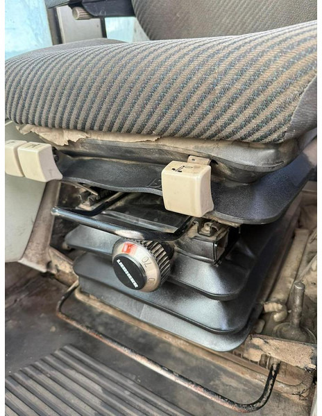 Liebherr R934B EW - Гусеничный экскаватор: фото 5 Liebherr R934B EW - Гусеничный экскаватор: фото 5