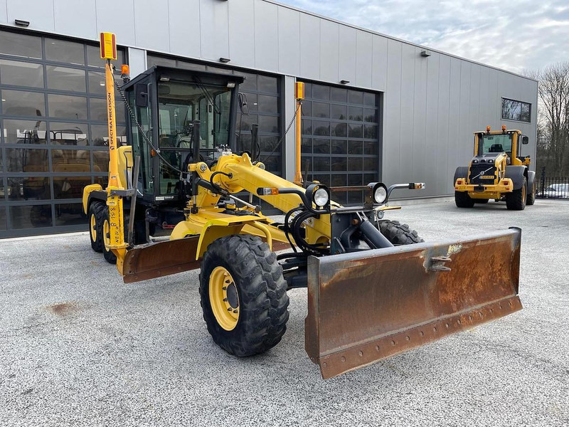 New Holland F 106.6 - Грейдер: фото 1 New Holland F 106.6 - Грейдер: фото 1