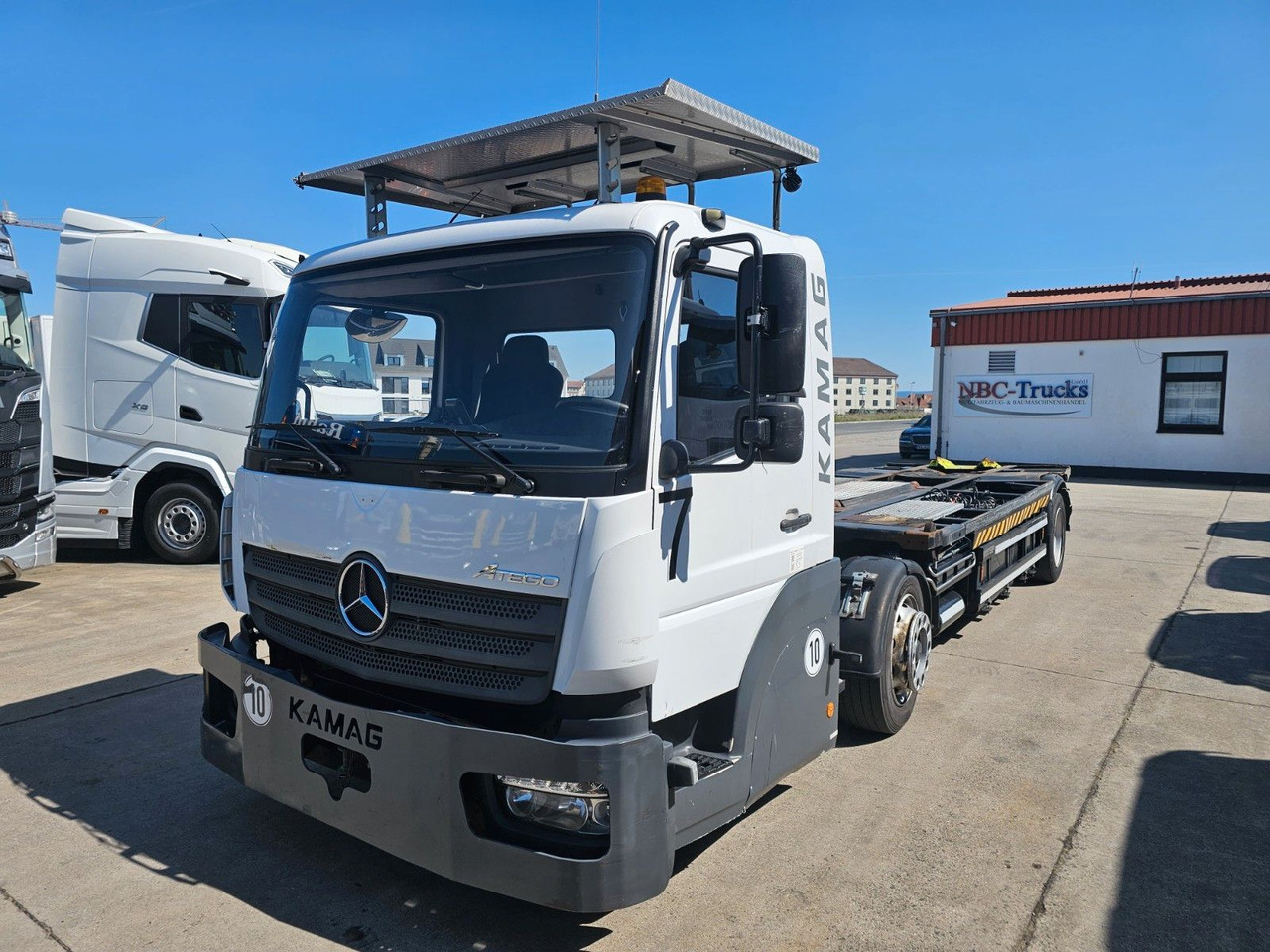 Mercedes-Benz KAMAG * WBH25 * UMSETZER * KLIMA * STANDHEIZ. * - Грузовик-контейнеровоз/ Сменный кузов: фото 1 Mercedes-Benz KAMAG * WBH25 * UMSETZER * KLIMA * STANDHEIZ. * - Грузовик-контейнеровоз/ Сменный кузов: фото 1