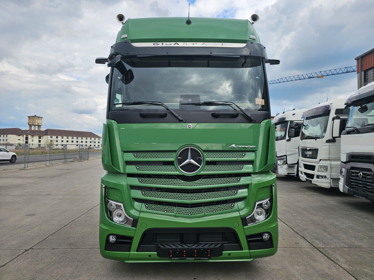 Mercedes-Benz ACTROS 1851 * RETARDER * DRIVE ASS * TOP * - Тягач: фото 2 Mercedes-Benz ACTROS 1851 * RETARDER * DRIVE ASS * TOP * - Тягач: фото 2