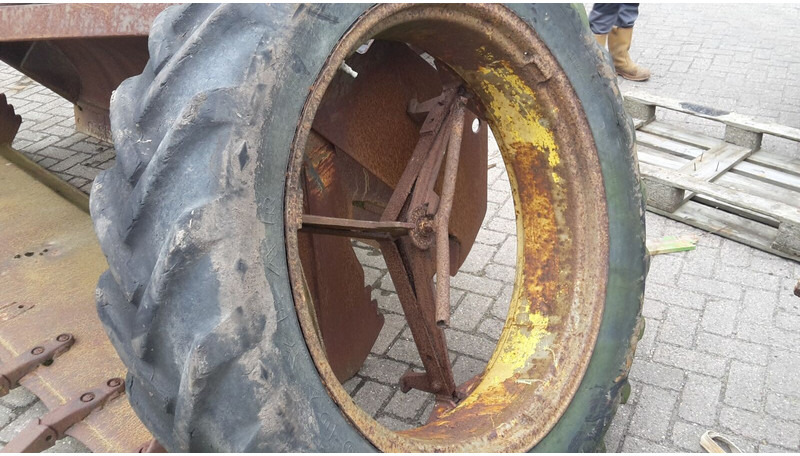 Goodyear dubbellucht - Шина для Сельскохозяйственной техники: фото 1 Goodyear dubbellucht - Шина для Сельскохозяйственной техники: фото 1