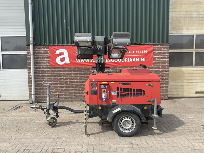 LIGHT tower light lichtmast - Gebruikt - Осветительная мачта: фото 1 LIGHT tower light lichtmast - Gebruikt - Осветительная мачта: фото 1