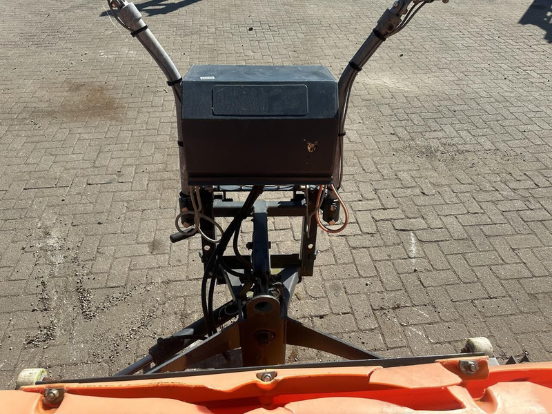 NIDO - Отвал для снега: фото 5 NIDO - Отвал для снега: фото 5