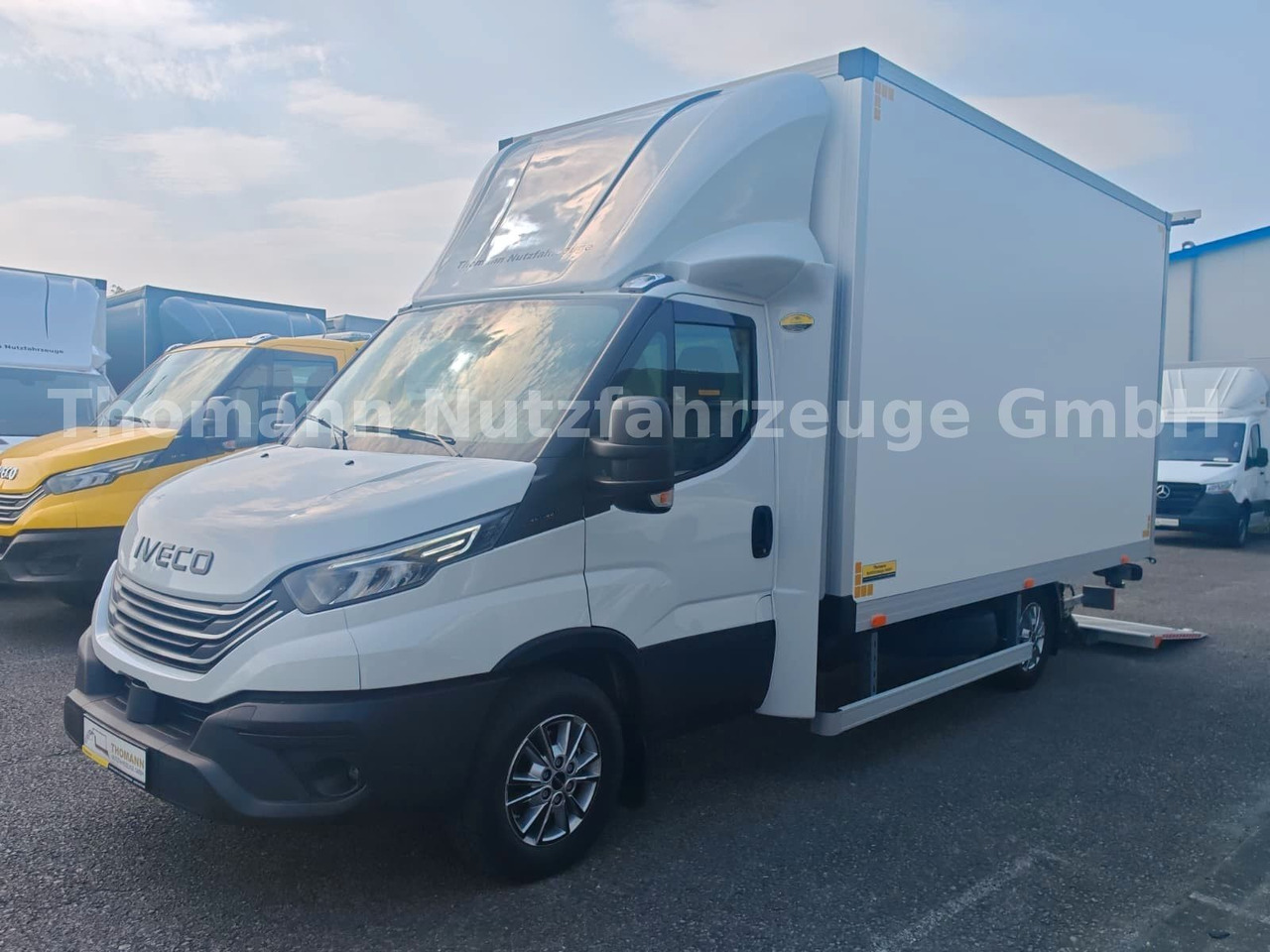 Iveco Daily 35S18 Koffer + LBW Navi/ACC Tempomat - Фургон с закрытым кузовом: фото 3 Iveco Daily 35S18 Koffer + LBW Navi/ACC Tempomat - Фургон с закрытым кузовом: фото 3
