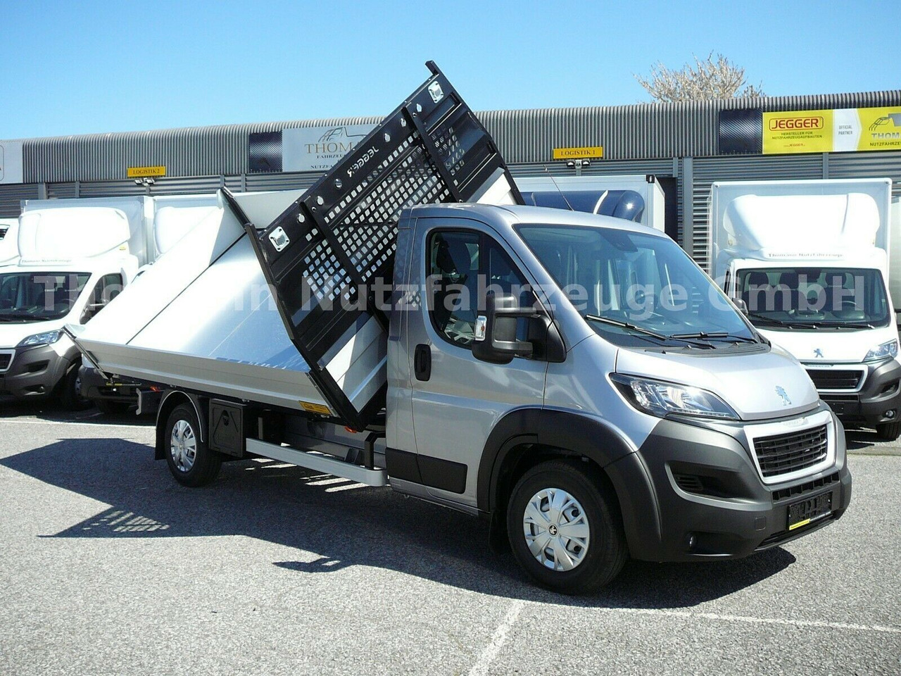 Peugeot Boxer Pritsche 3 Seiten Kipper Premiumaufbau Peugeot Boxer Pritsche 3 Seiten Kipper Premiumaufbau - Малотоннажный самосвал: фото 4 Peugeot Boxer Pritsche 3 Seiten Kipper Premiumaufbau Peugeot Boxer Pritsche 3 Seiten Kipper Premiumaufbau - Малотоннажный самосвал: фото 4