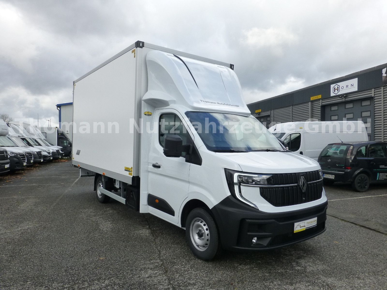 Renault NEW Master 2025 Koffer Türen Möbelkoffer - Фургон с закрытым кузовом: фото 1 Renault NEW Master 2025 Koffer Türen Möbelkoffer - Фургон с закрытым кузовом: фото 1