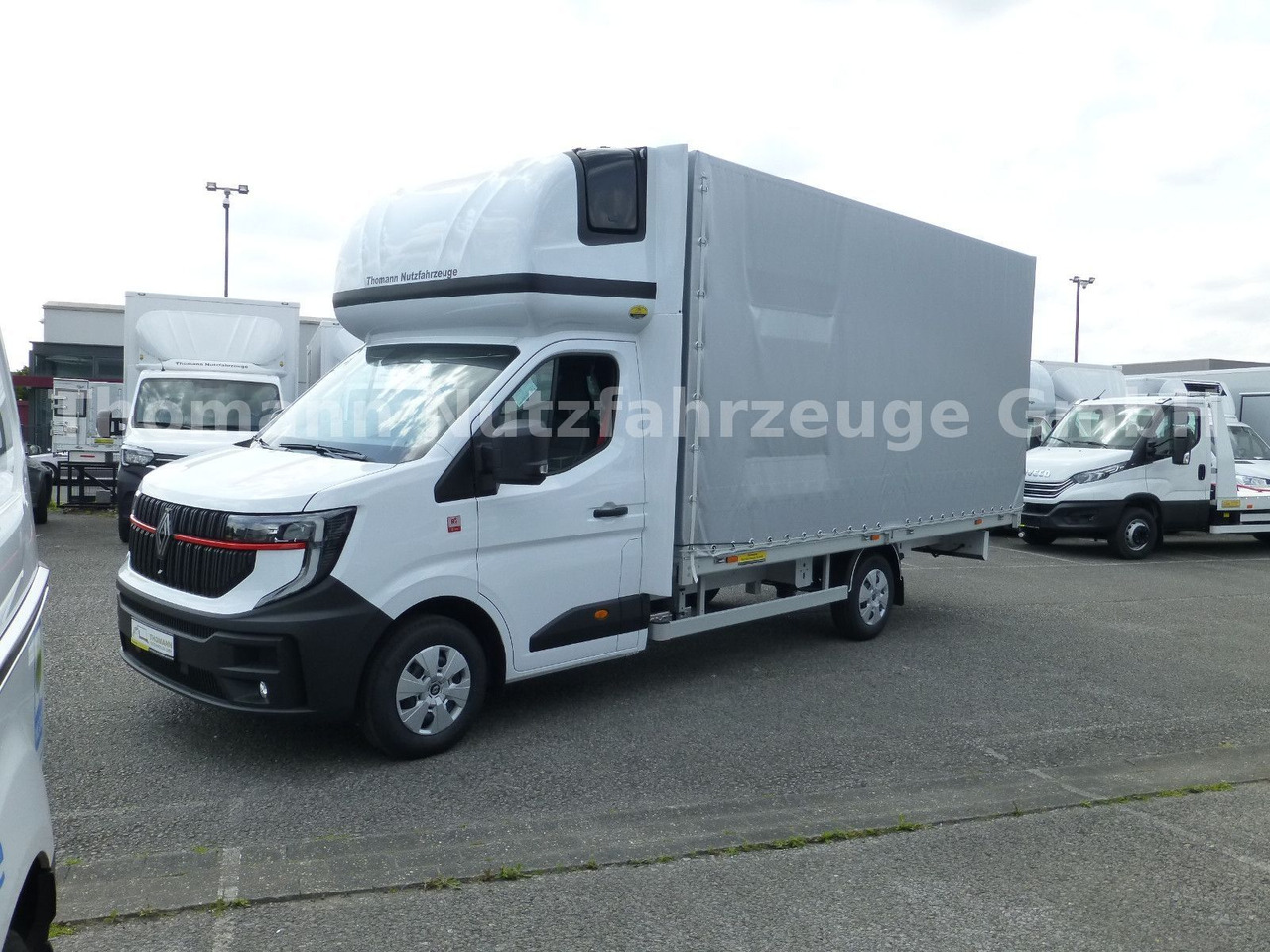 Renault NEW Master Pritsche Plane Schlafkabine - Тентованный фургон: фото 2 Renault NEW Master Pritsche Plane Schlafkabine - Тентованный фургон: фото 2