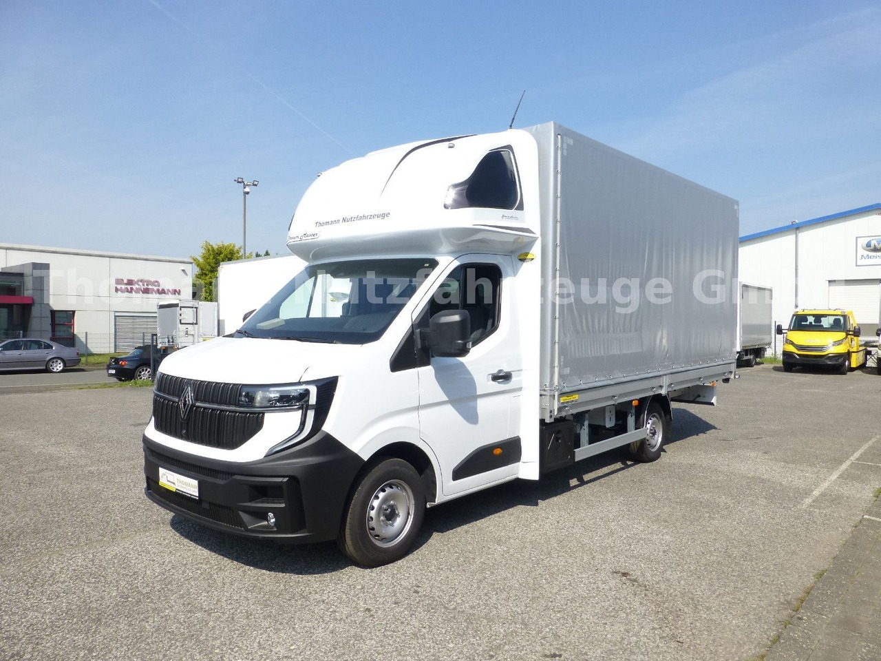 Renault NEW Master Pritsche Plane Schlafkabine - Тентованный фургон: фото 1 Renault NEW Master Pritsche Plane Schlafkabine - Тентованный фургон: фото 1