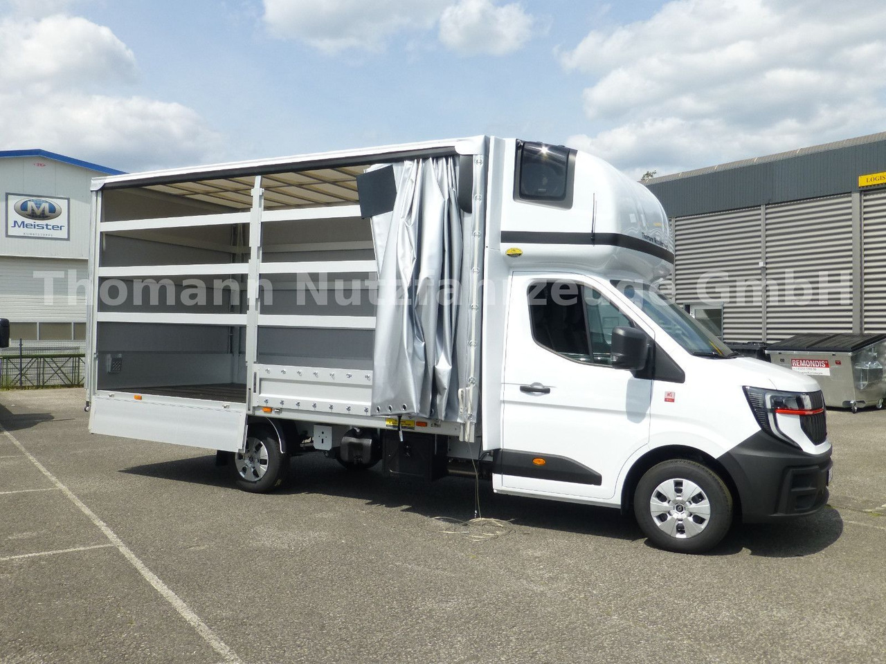 Renault NEW Master Pritsche Plane Schlafkabine - Тентованный фургон: фото 4 Renault NEW Master Pritsche Plane Schlafkabine - Тентованный фургон: фото 4