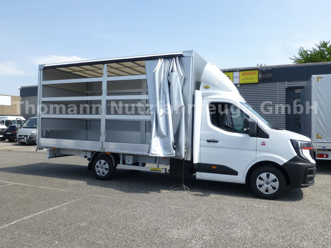 Renault NEW Master Pritsche Plane Vollalu - Тентованный фургон: фото 5 Renault NEW Master Pritsche Plane Vollalu - Тентованный фургон: фото 5
