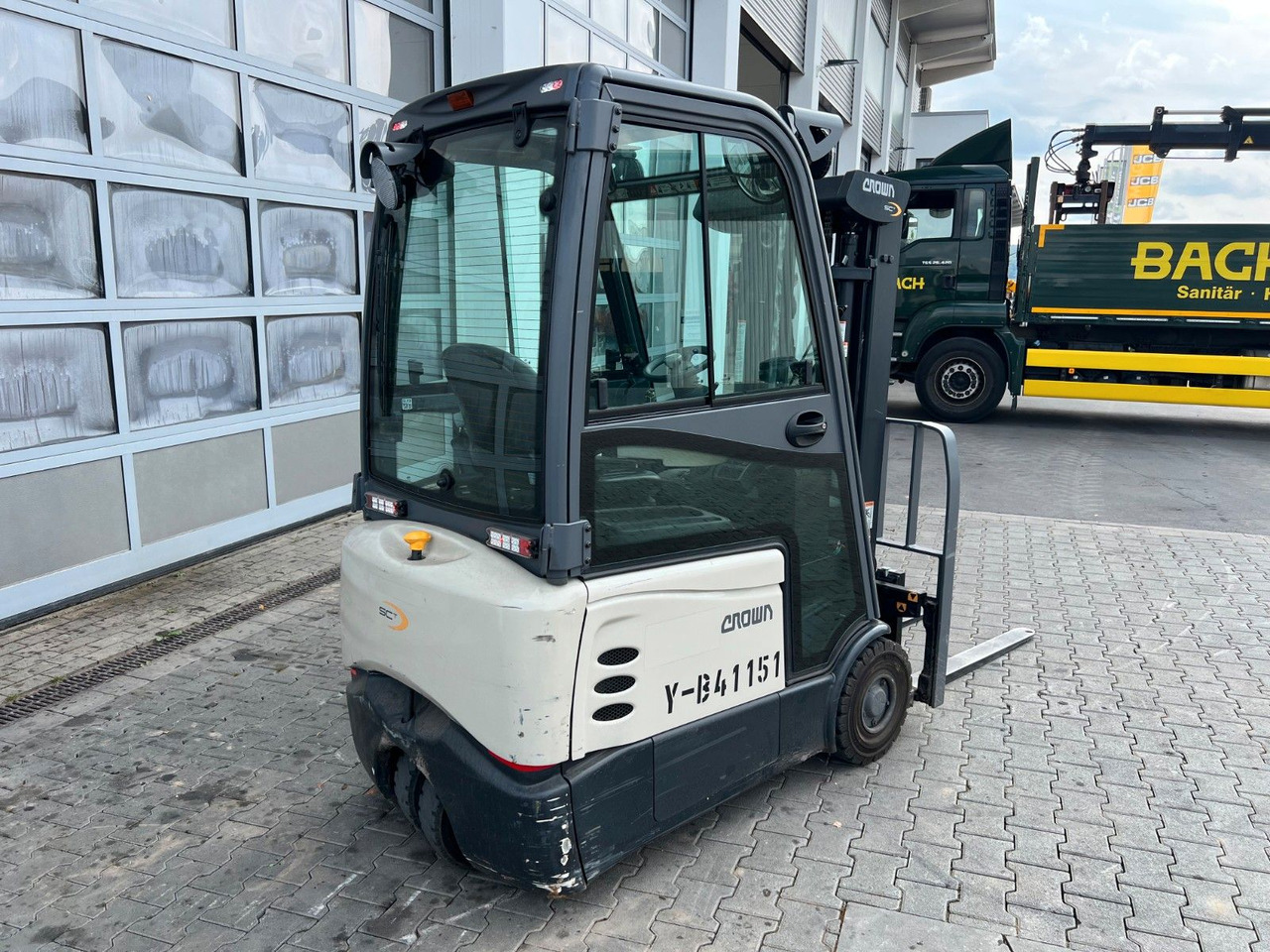 Crown SCT6020-1.3 / Triplex 4,3m / 1.227h / 2017 - Электропогрузчик: фото 3 Crown SCT6020-1.3 / Triplex 4,3m / 1.227h / 2017 - Электропогрузчик: фото 3