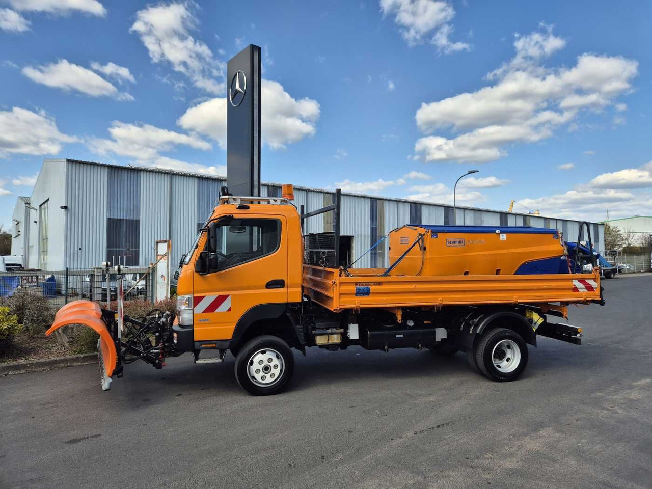 FUSO Canter 6C18 4x4 Kipper Winterdienst Schild 2xAHK - Малотоннажный самосвал: фото 4 FUSO Canter 6C18 4x4 Kipper Winterdienst Schild 2xAHK - Малотоннажный самосвал: фото 4