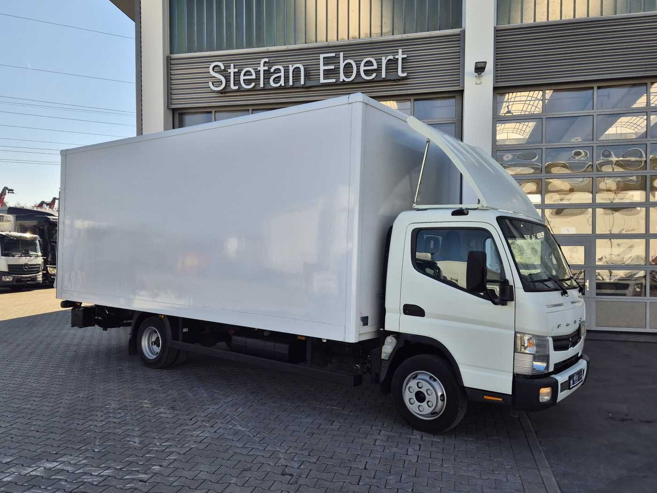 FUSO Mitsubishi Canter 7C18 Koffer LBW Spoiler Klima - Фургон с закрытым кузовом: фото 4 FUSO Mitsubishi Canter 7C18 Koffer LBW Spoiler Klima - Фургон с закрытым кузовом: фото 4