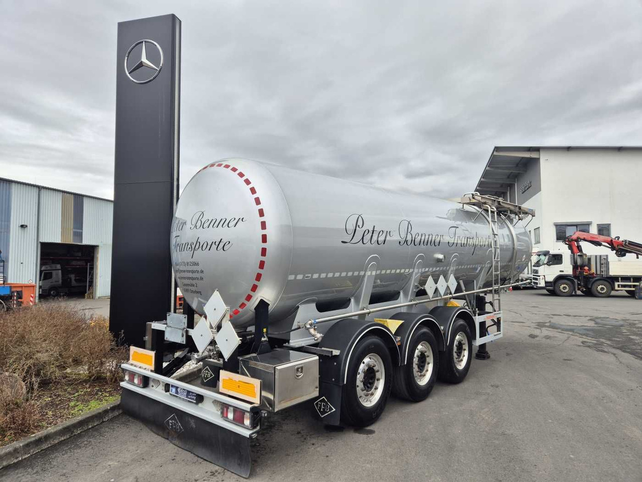 Feldbinder TSA 30.3 Gefahrgut ADR, 1 Kammer 30.000 Liter - Полуприцеп-цистерна: фото 1 Feldbinder TSA 30.3 Gefahrgut ADR, 1 Kammer 30.000 Liter - Полуприцеп-цистерна: фото 1