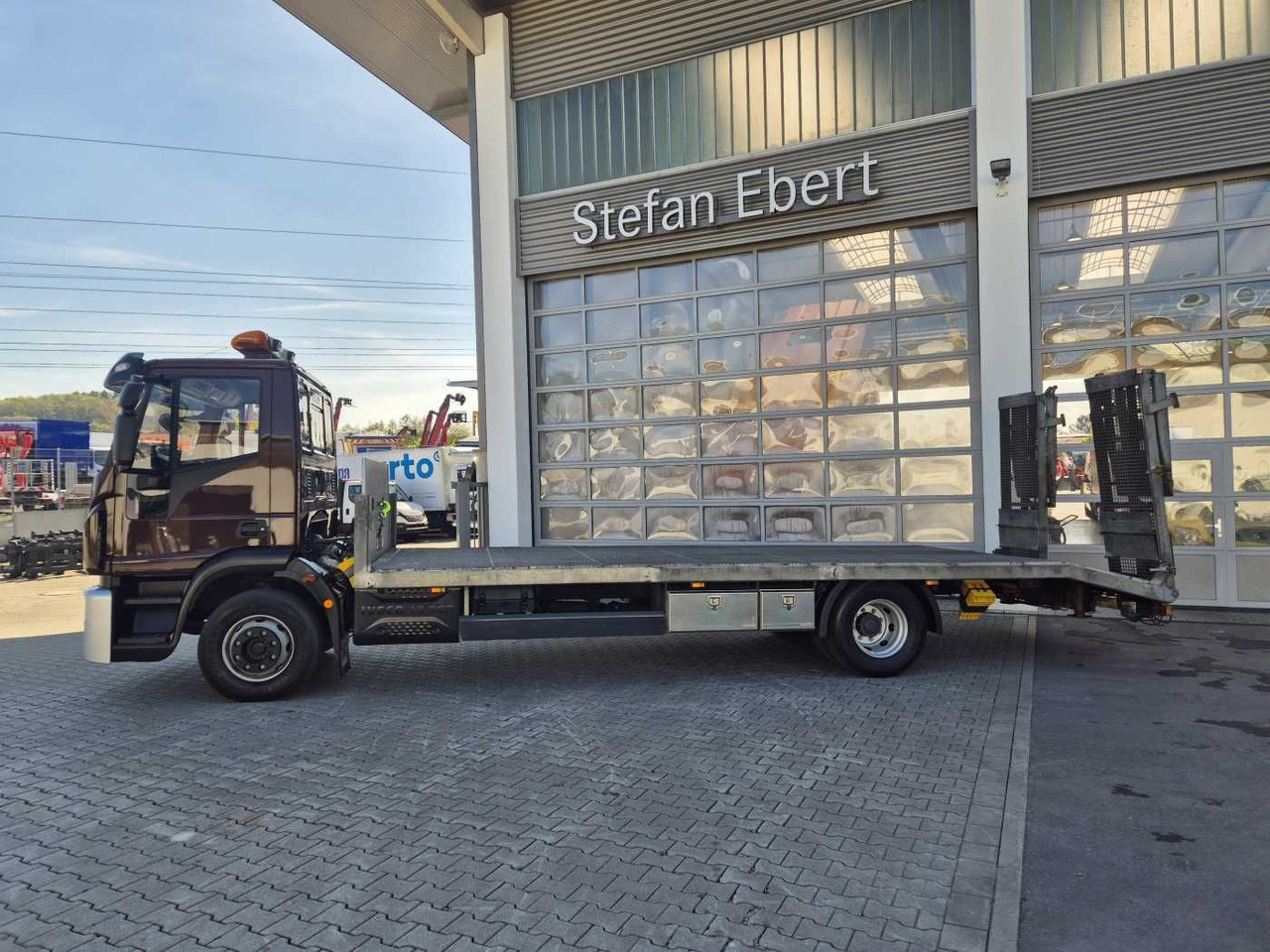 Iveco Eurocargo ML140E25/P Maschinentransporter Winde - Грузовик: фото 4 Iveco Eurocargo ML140E25/P Maschinentransporter Winde - Грузовик: фото 4