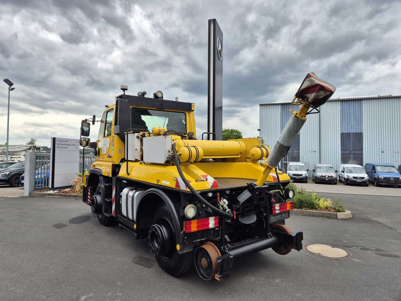 Грузовик Mercedes-Benz Unimog U400 4x4 Zweiwege ZAGRO 800t/52 Achsen: фото 6 Грузовик Mercedes-Benz Unimog U400 4x4 Zweiwege ZAGRO 800t/52 Achsen: фото 6