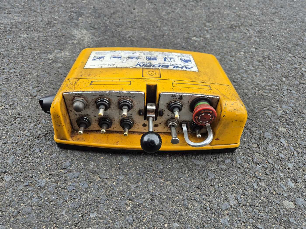 Грузовик Mercedes-Benz Unimog U400 4x4 Zweiwege ZAGRO 800t/52 Achsen: фото 11 Грузовик Mercedes-Benz Unimog U400 4x4 Zweiwege ZAGRO 800t/52 Achsen: фото 11