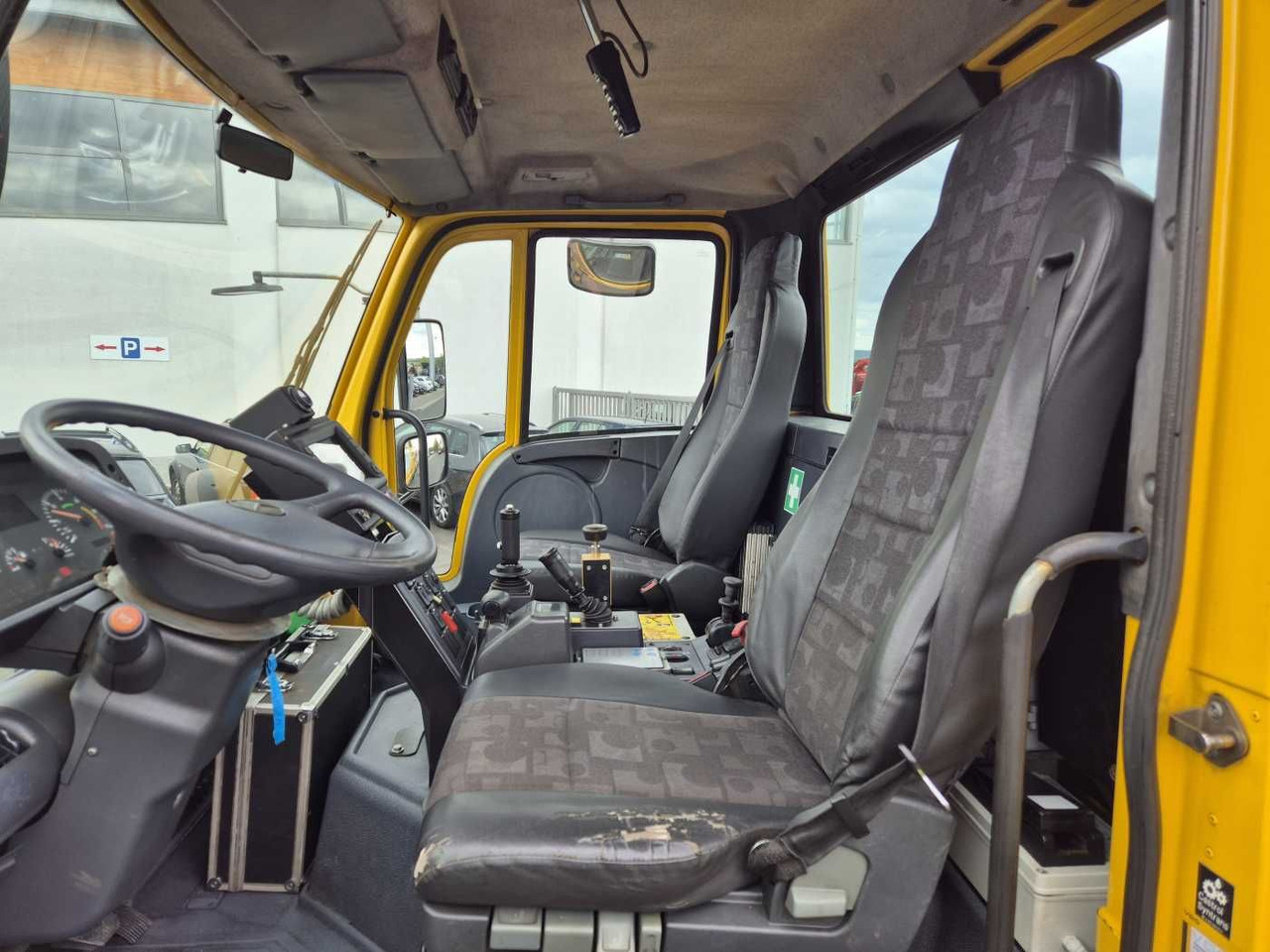 Грузовик Mercedes-Benz Unimog U400 4x4 Zweiwege ZAGRO 800t/52 Achsen: фото 12 Грузовик Mercedes-Benz Unimog U400 4x4 Zweiwege ZAGRO 800t/52 Achsen: фото 12