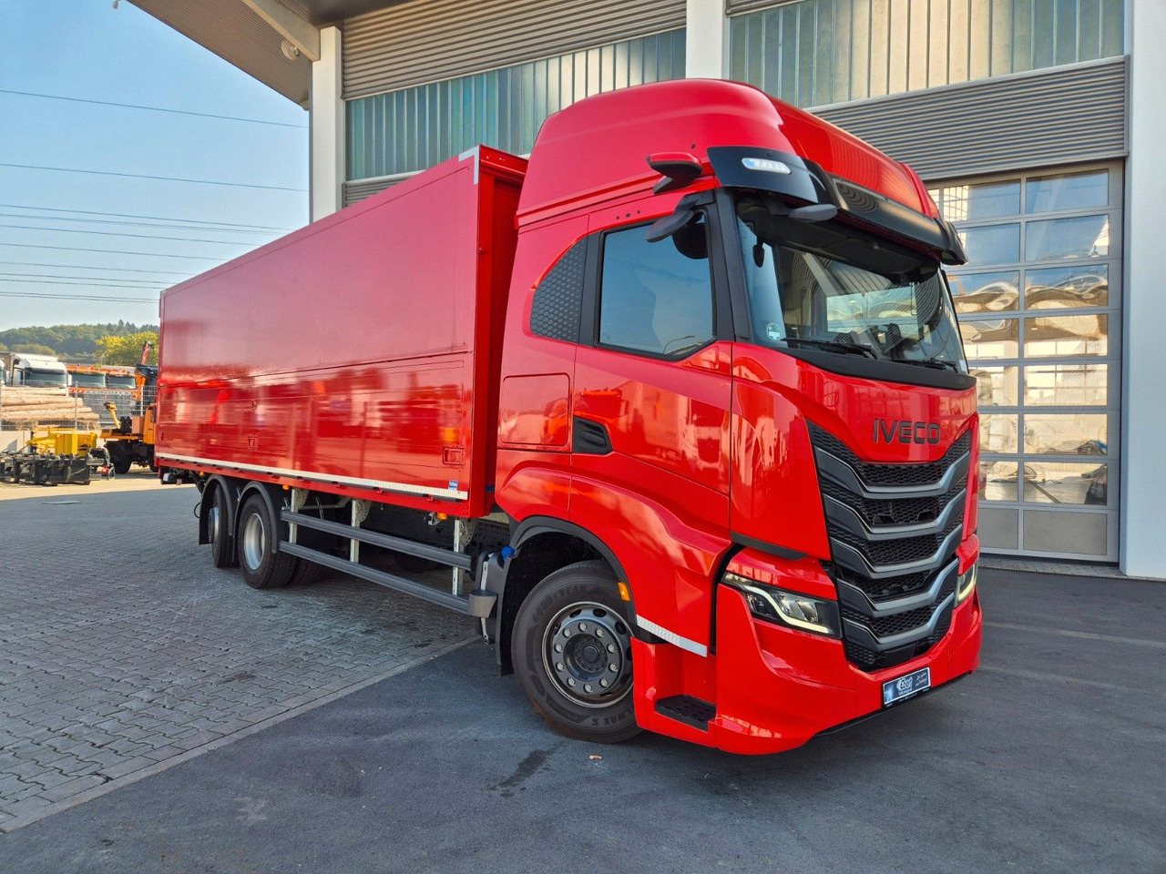 Iveco AS260S50Y/FS Schwenkwand LBW 2xAHK CAM Intarder - Грузовик для перевозки напитков: фото 2 Iveco AS260S50Y/FS Schwenkwand LBW 2xAHK CAM Intarder - Грузовик для перевозки напитков: фото 2