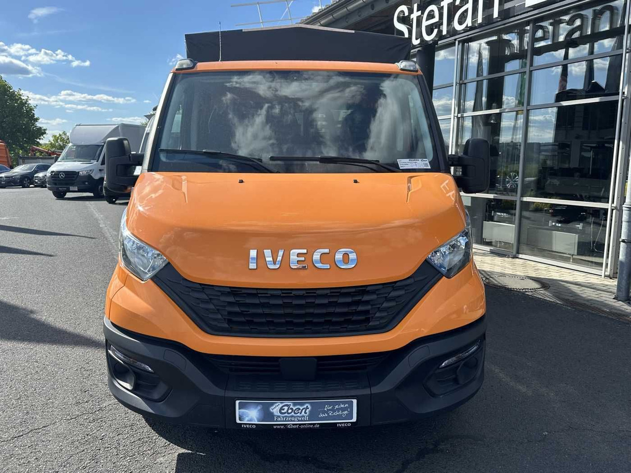 Iveco Daily 35S14 Pritsche+Plane *AHK*Ladekran*7-Sitze - Малотоннажный бортовой грузовик: фото 2 Iveco Daily 35S14 Pritsche+Plane *AHK*Ladekran*7-Sitze - Малотоннажный бортовой грузовик: фото 2