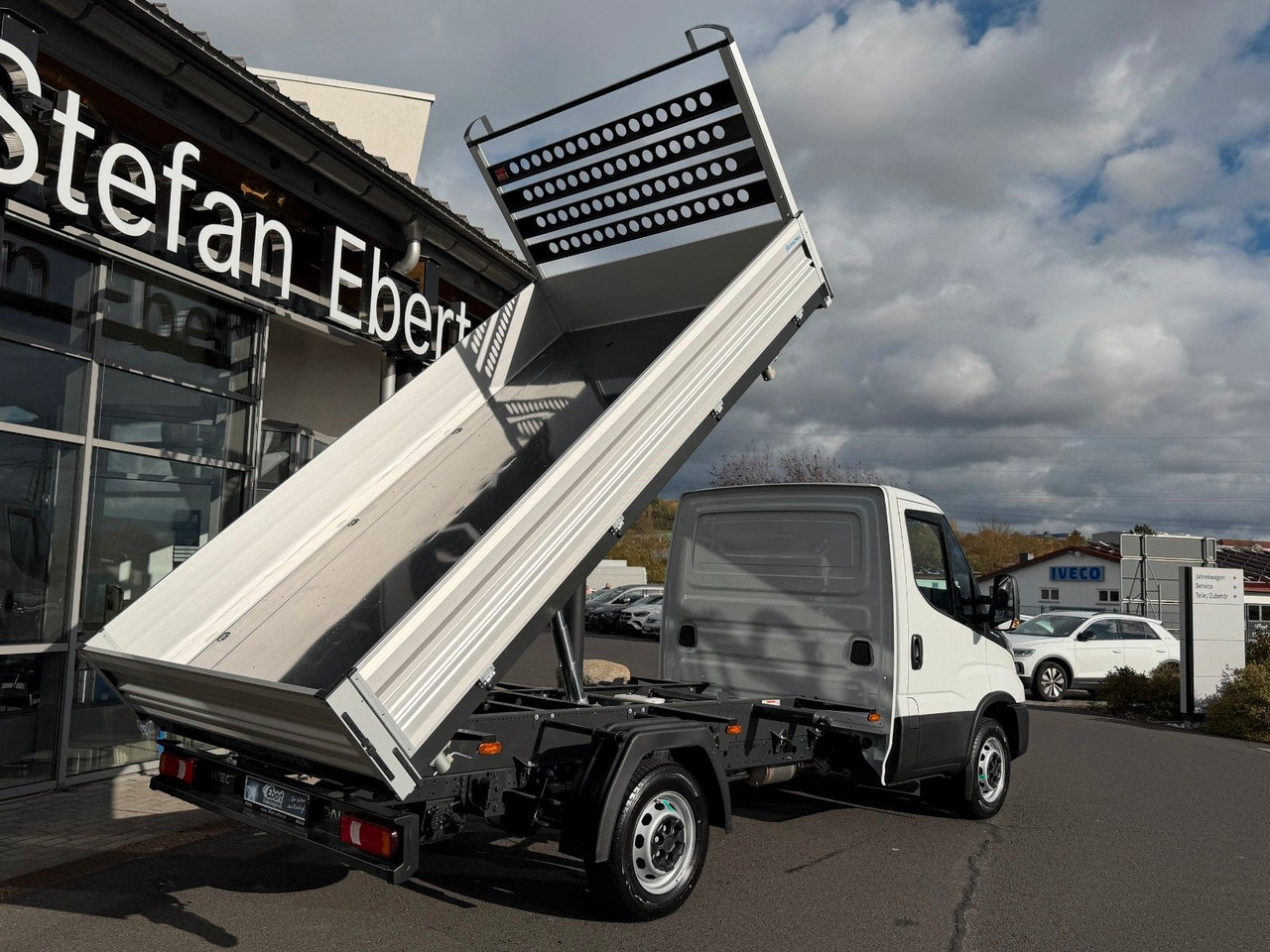 Iveco Daily 35S16 A8 *R3.450mm*Automatik*Klima* 3x - Малотоннажный самосвал: фото 3 Iveco Daily 35S16 A8 *R3.450mm*Automatik*Klima* 3x - Малотоннажный самосвал: фото 3