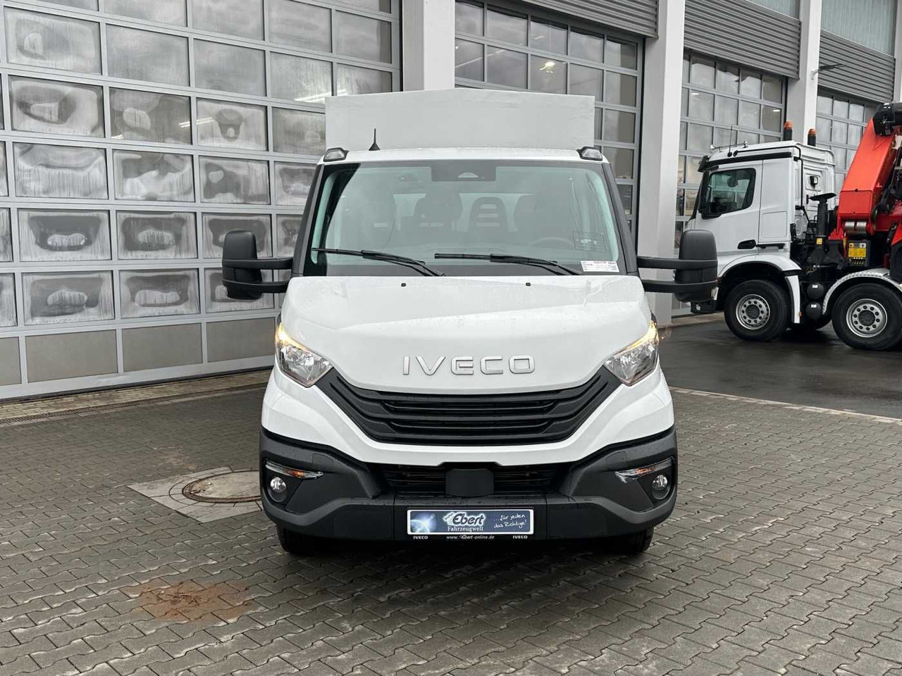 Iveco Daily 50C18H A8 DoKa *AHK*Automatik*7-Sitze* - Малотоннажный бортовой грузовик, Грузопассажирский фургон: фото 2 Iveco Daily 50C18H A8 DoKa *AHK*Automatik*7-Sitze* - Малотоннажный бортовой грузовик, Грузопассажирский фургон: фото 2