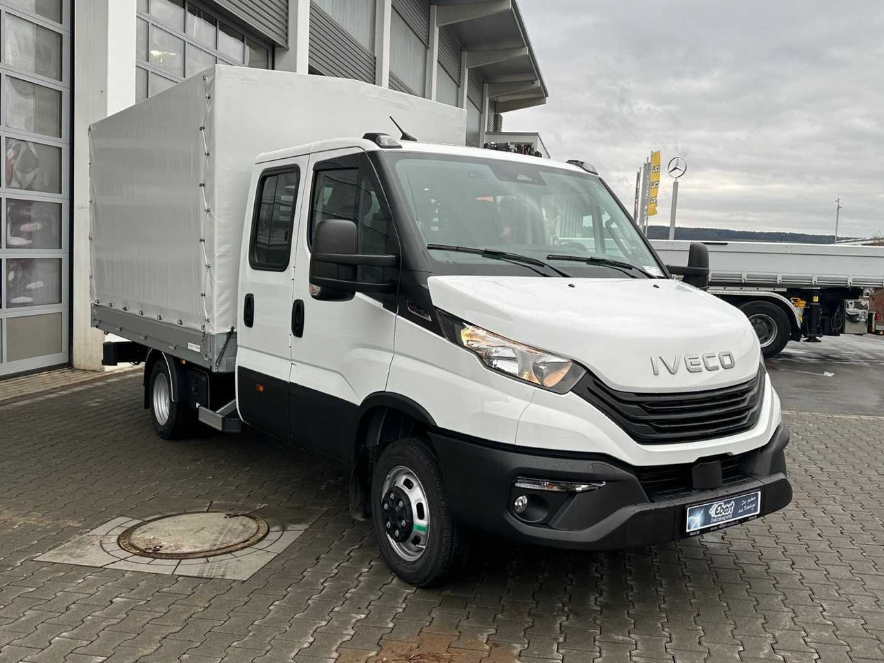 Iveco Daily 50C18H A8 DoKa *AHK*Automatik*7-Sitze* - Малотоннажный бортовой грузовик, Грузопассажирский фургон: фото 3 Iveco Daily 50C18H A8 DoKa *AHK*Automatik*7-Sitze* - Малотоннажный бортовой грузовик, Грузопассажирский фургон: фото 3
