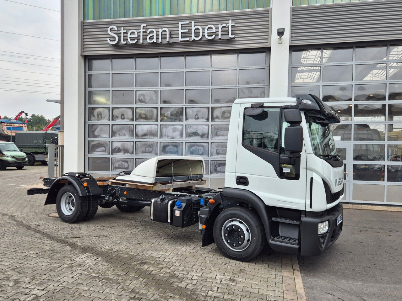 Iveco Eurocargo ML120E21/FP Spoiler Klima Xenon 3 St. - Грузовик-шасси: фото 5 Iveco Eurocargo ML120E21/FP Spoiler Klima Xenon 3 St. - Грузовик-шасси: фото 5