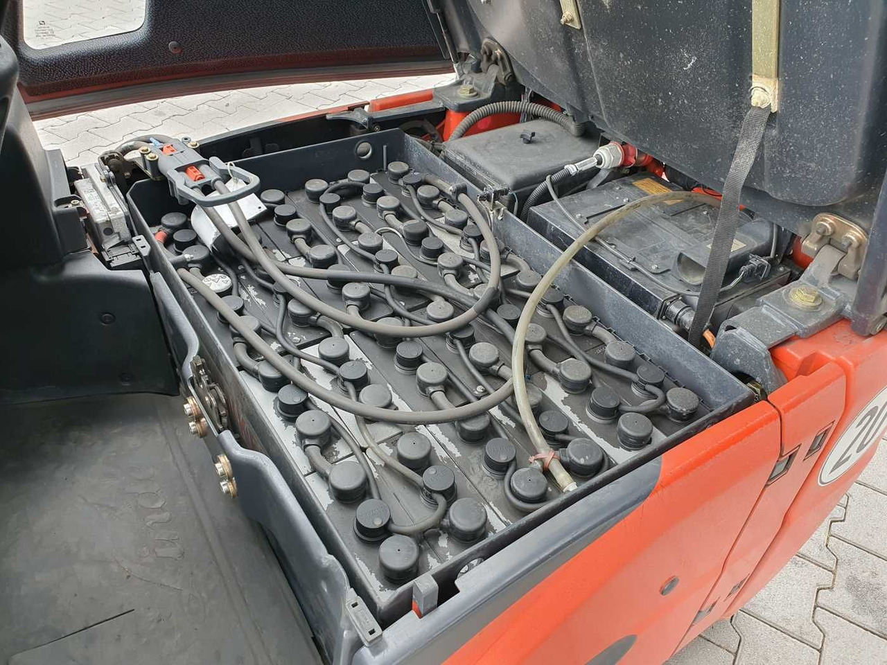 Linde E14 - 02 / Triplex: 4.00m! / SS / nur 1.777h! в лизинг Linde E14 - 02 / Triplex: 4.00m! / SS / nur 1.777h!: фото 10 Linde E14 - 02 / Triplex: 4.00m! / SS / nur 1.777h! в лизинг Linde E14 - 02 / Triplex: 4.00m! / SS / nur 1.777h!: фото 10