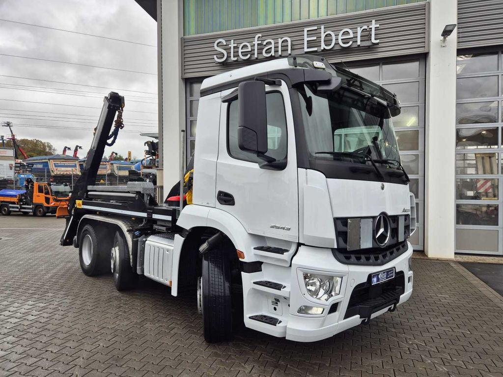 Mercedes-Benz Arocs 2543 L 6x2/4 Hiab TS 2018 TAZ Funk - Портальный бункеровоз: фото 2 Mercedes-Benz Arocs 2543 L 6x2/4 Hiab TS 2018 TAZ Funk - Портальный бункеровоз: фото 2
