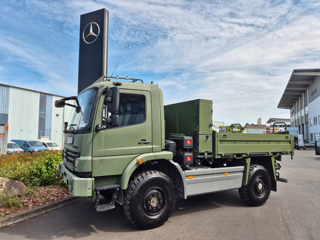 Mercedes-Benz Atego 1018 A 4x4 Pritsche Singlebereift 7 Stück - Грузовик бортовой/ Платформа: фото 4 Mercedes-Benz Atego 1018 A 4x4 Pritsche Singlebereift 7 Stück - Грузовик бортовой/ Платформа: фото 4